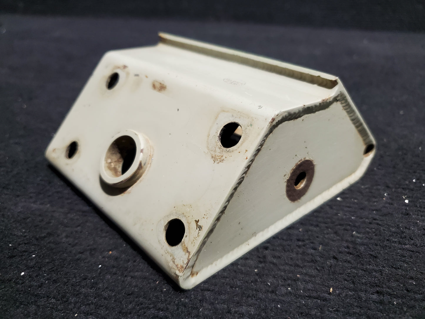 Engine Mount Bracket Assy - Lower LH - Cessna - Unknown Origin