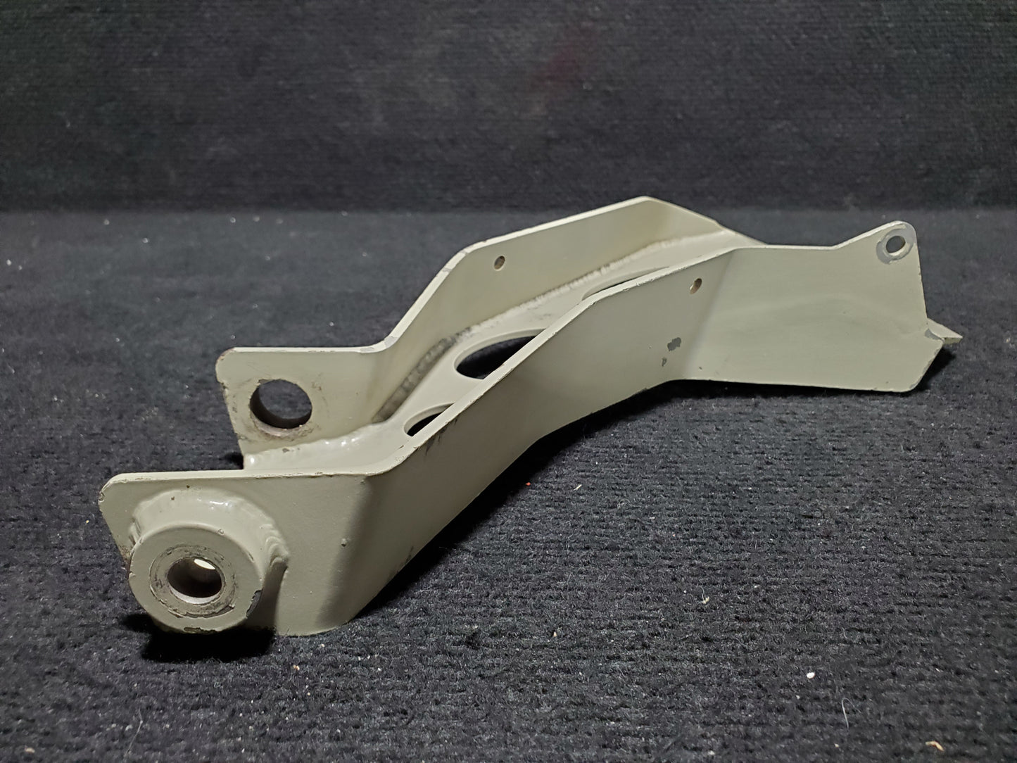Bracket Assy 95 Amp Alternator - Cessna 208B - 5H-TAZ