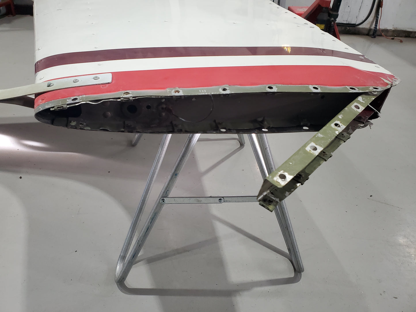 Fin Assembly with Dorsal - Cessna 185 - C-FJEZ