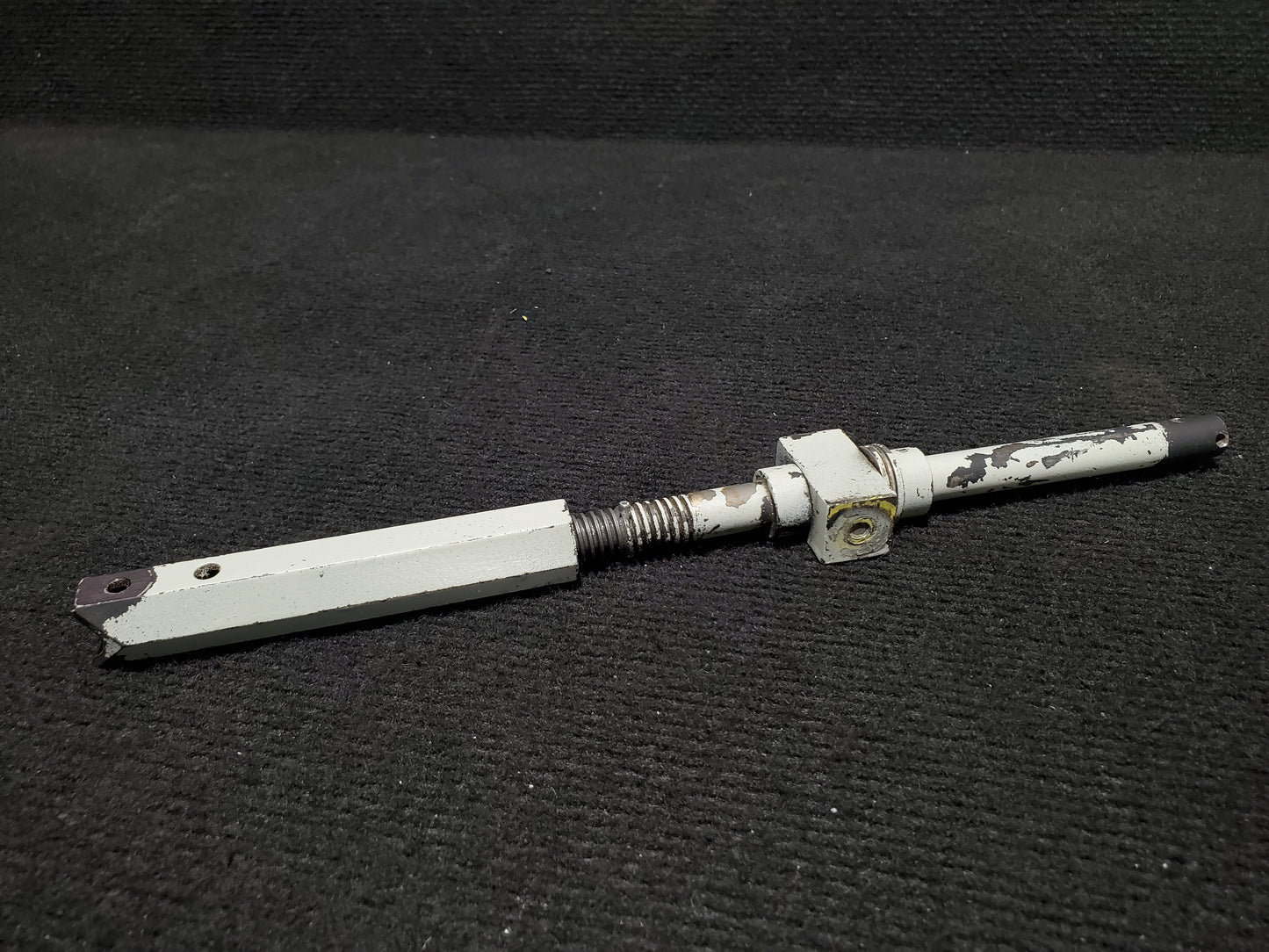 Screw Assy - Vertical Adjust - Pilot/CoPilot Seat - Cessna - C-MISC