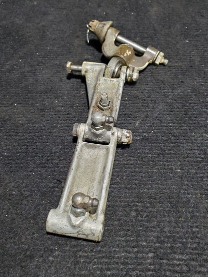 NLG Steering Yoke Assembly - Beechcraft - C-GRMK