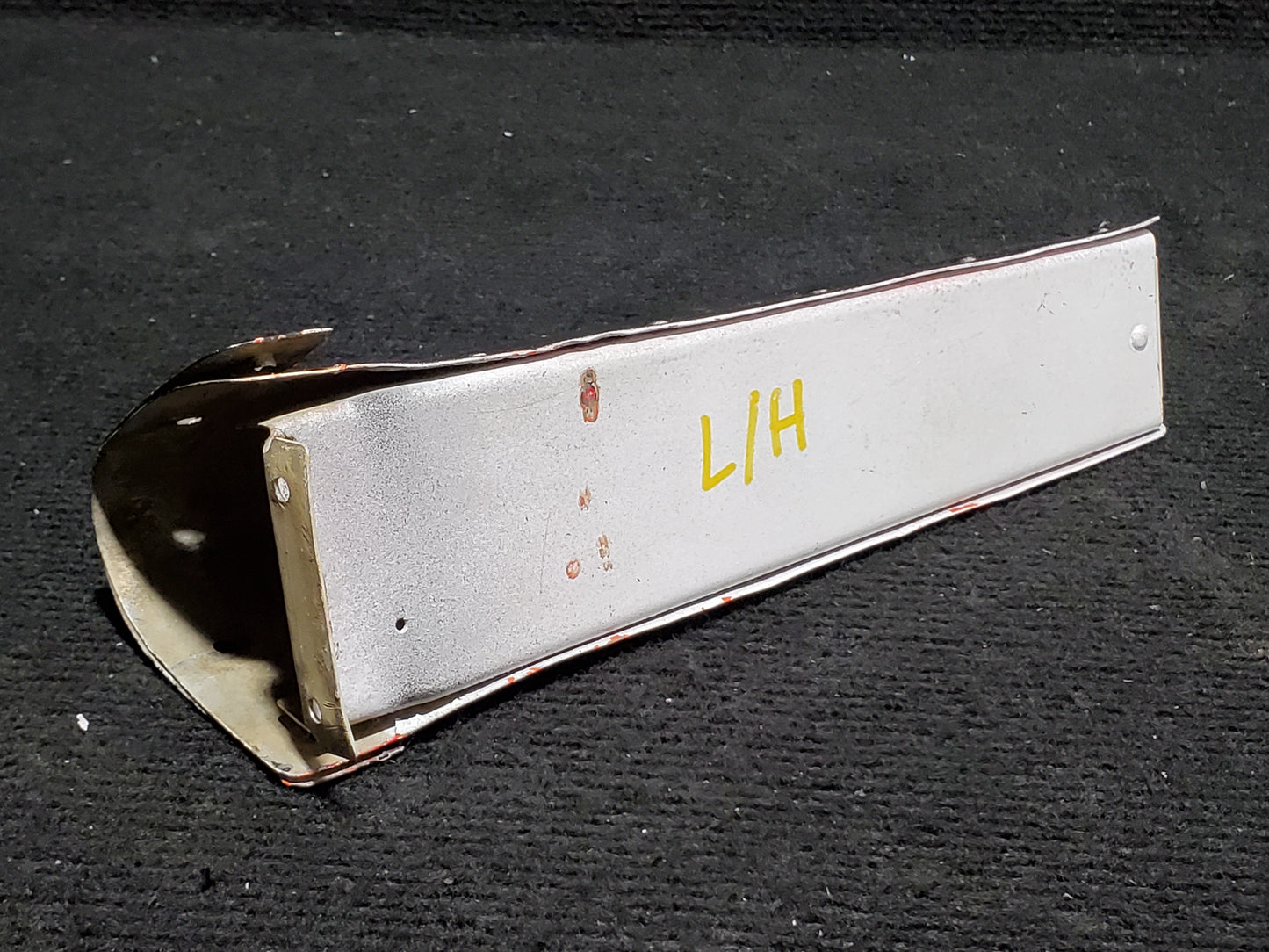 Stabilzer Tip - LH - Cessna - 5Y-BUC