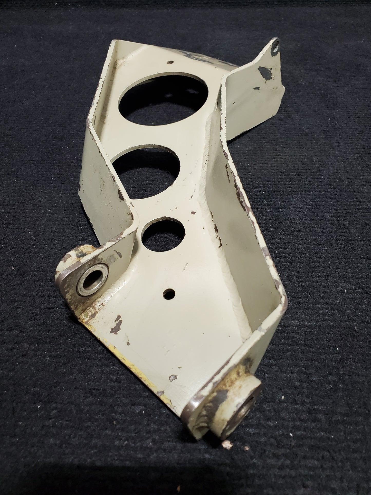 Bracket Assy 95 Amp Alternator - Cessna 208B - Unknown Origin