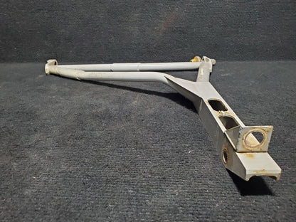 MLG Weldment Support LH - Beechcraft - C-FBPO