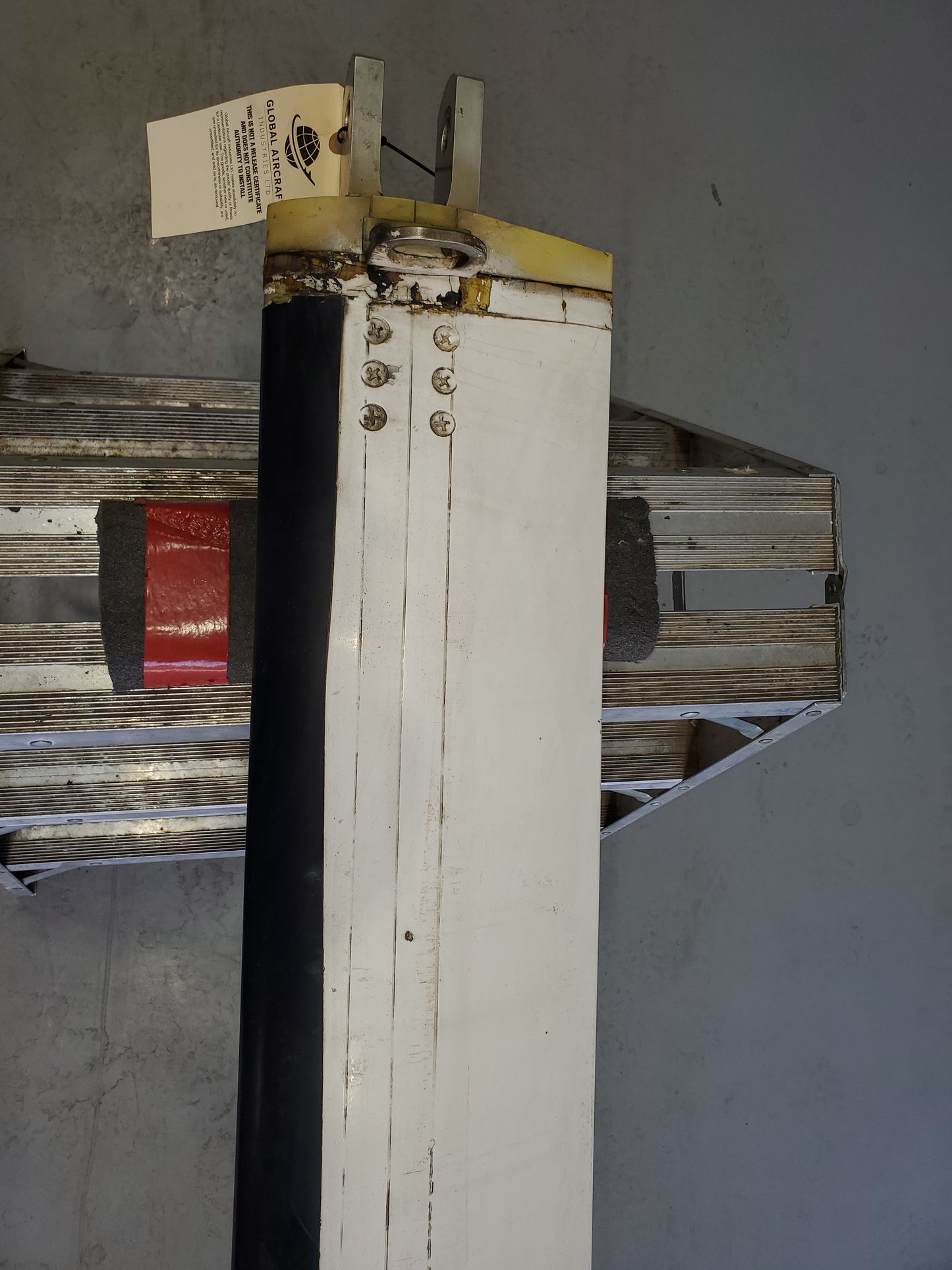 Wing Strut - LH - Cessna 208B Caravan - 5Y-ZBW