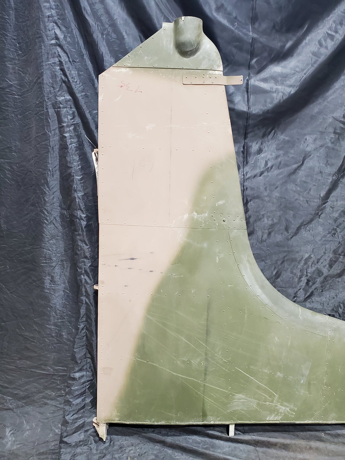 Fin Assembly with Dorsal - Cessna 185 - 735