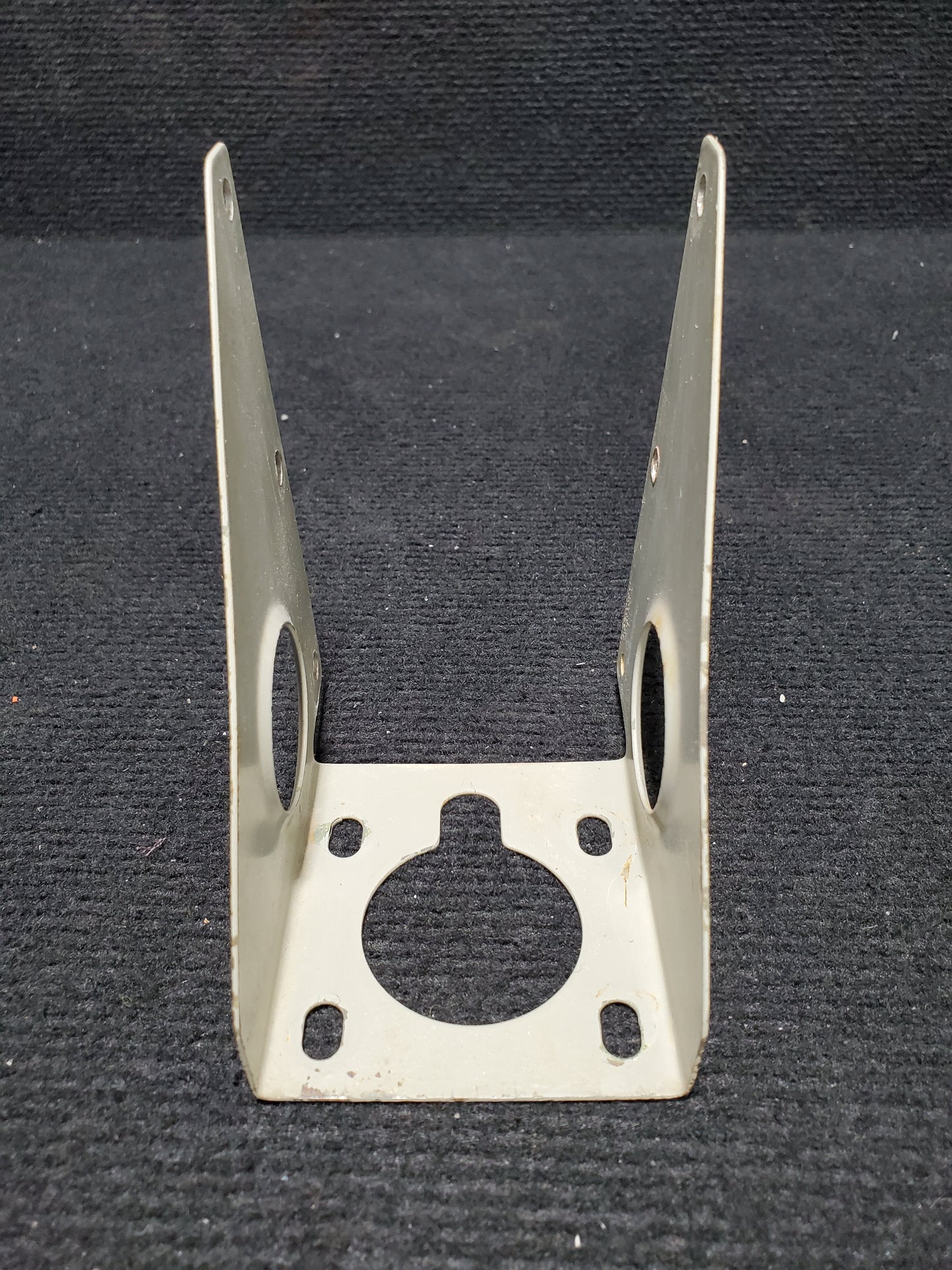Fuel Filter Bracket - Cessna - 5Y-ZBW