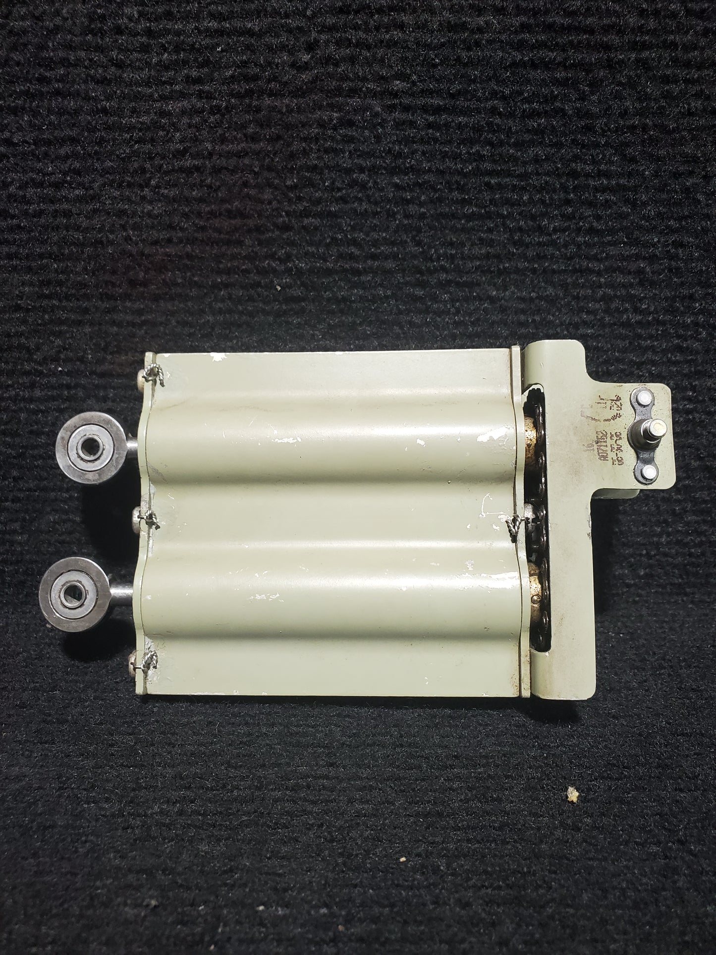 Aileron Trim Tab Actuator - Cessna - 5Y-ZBW