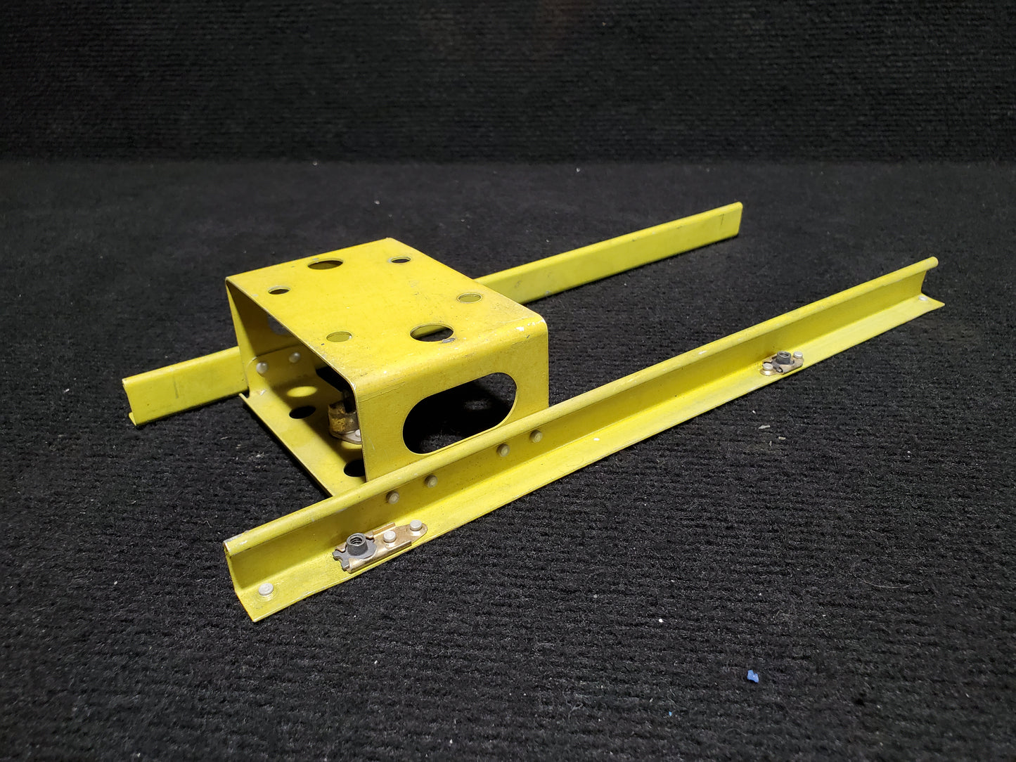 Fuel Strainer Mounting Stringer Assy - Piper - C-GHJG