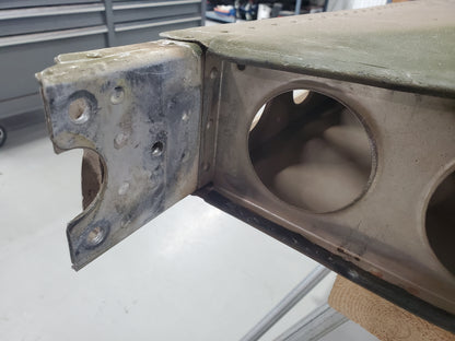 Fin Assembly with Dorsal - Cessna 185 - 735
