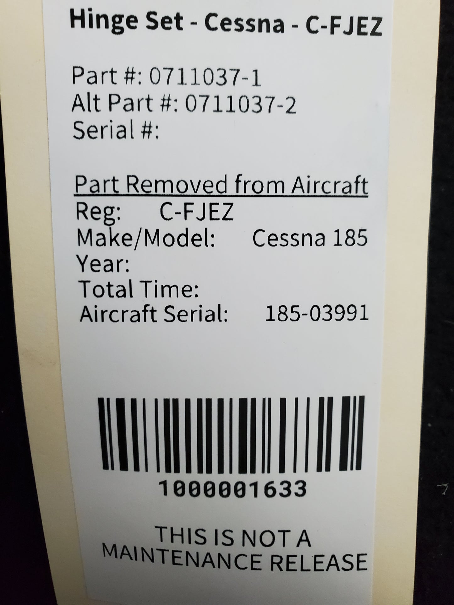 Hinge Set - Cessna - C-FJEZ