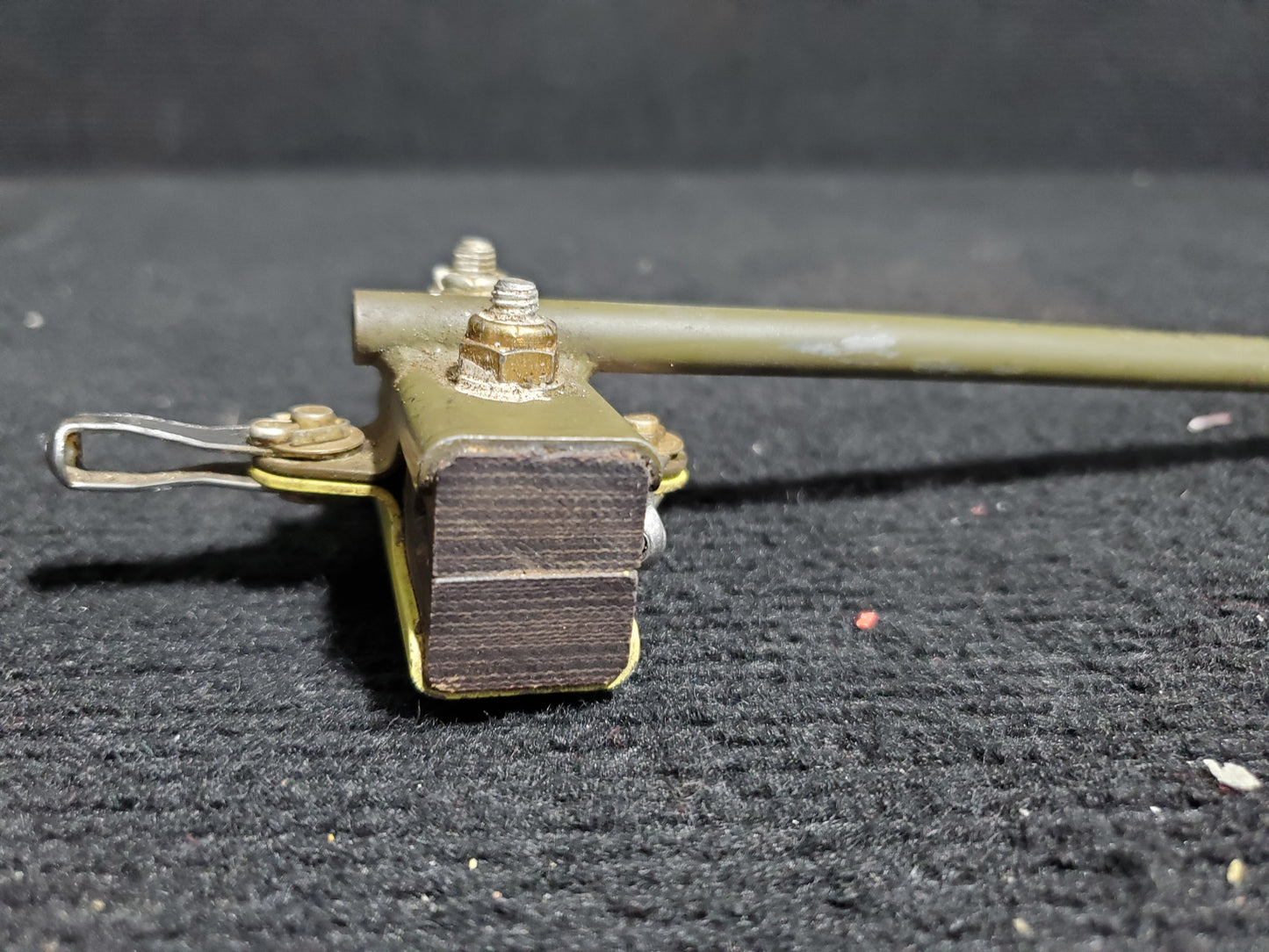 Lock & Retainer Assy - Cessna - 5Y-RNA