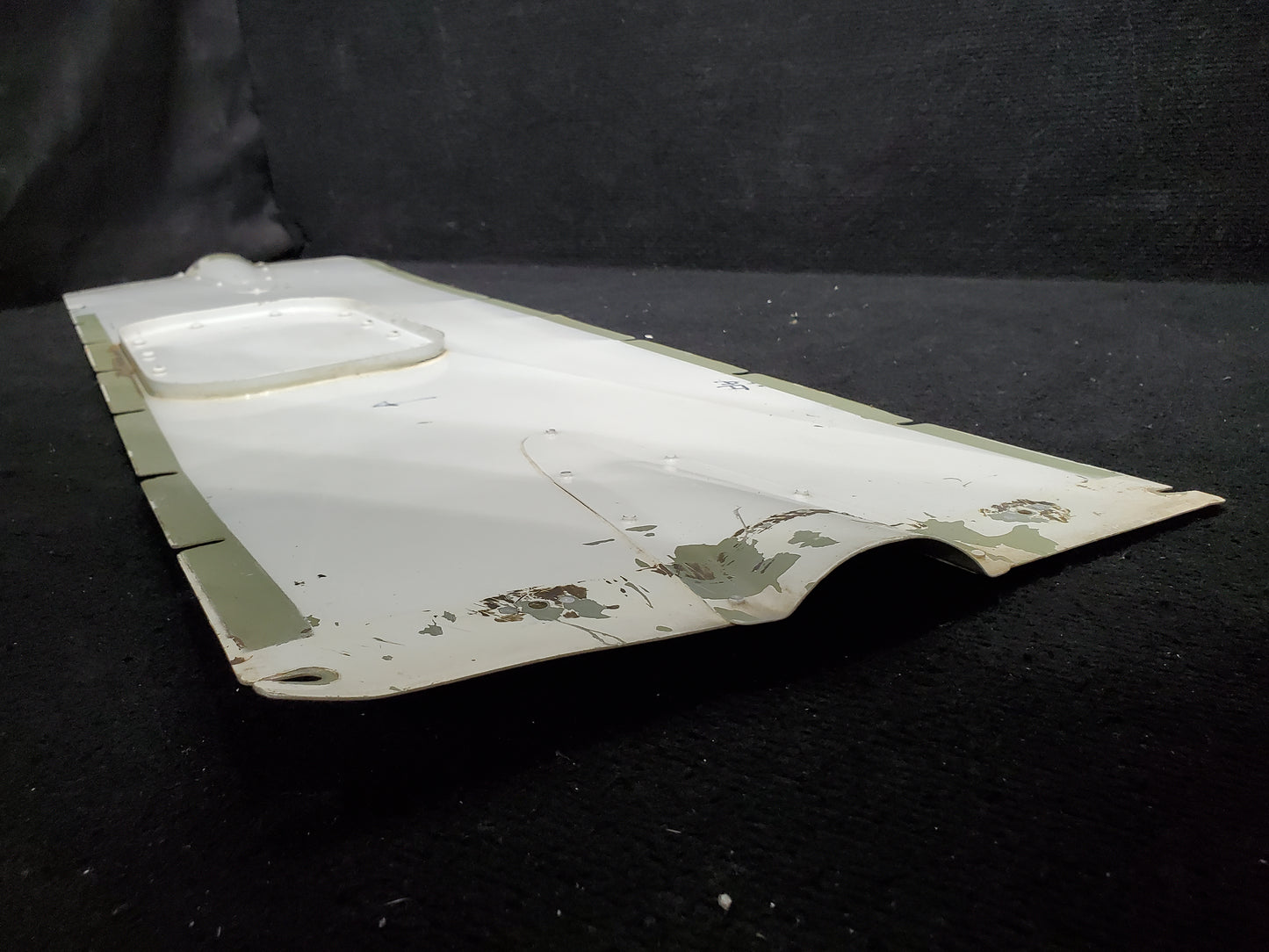 MLG Cover Assembly - Cessna - 5H-NWA