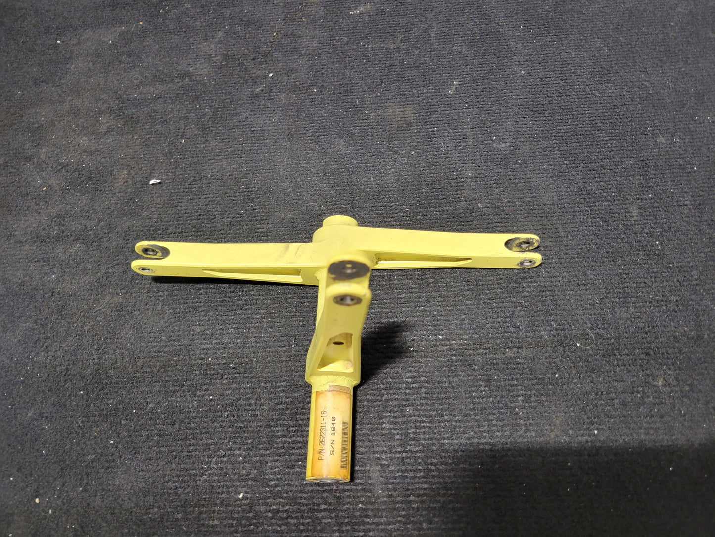 Flap Bellcrank Assy - RH - Cessna 208B - 5H-NWA