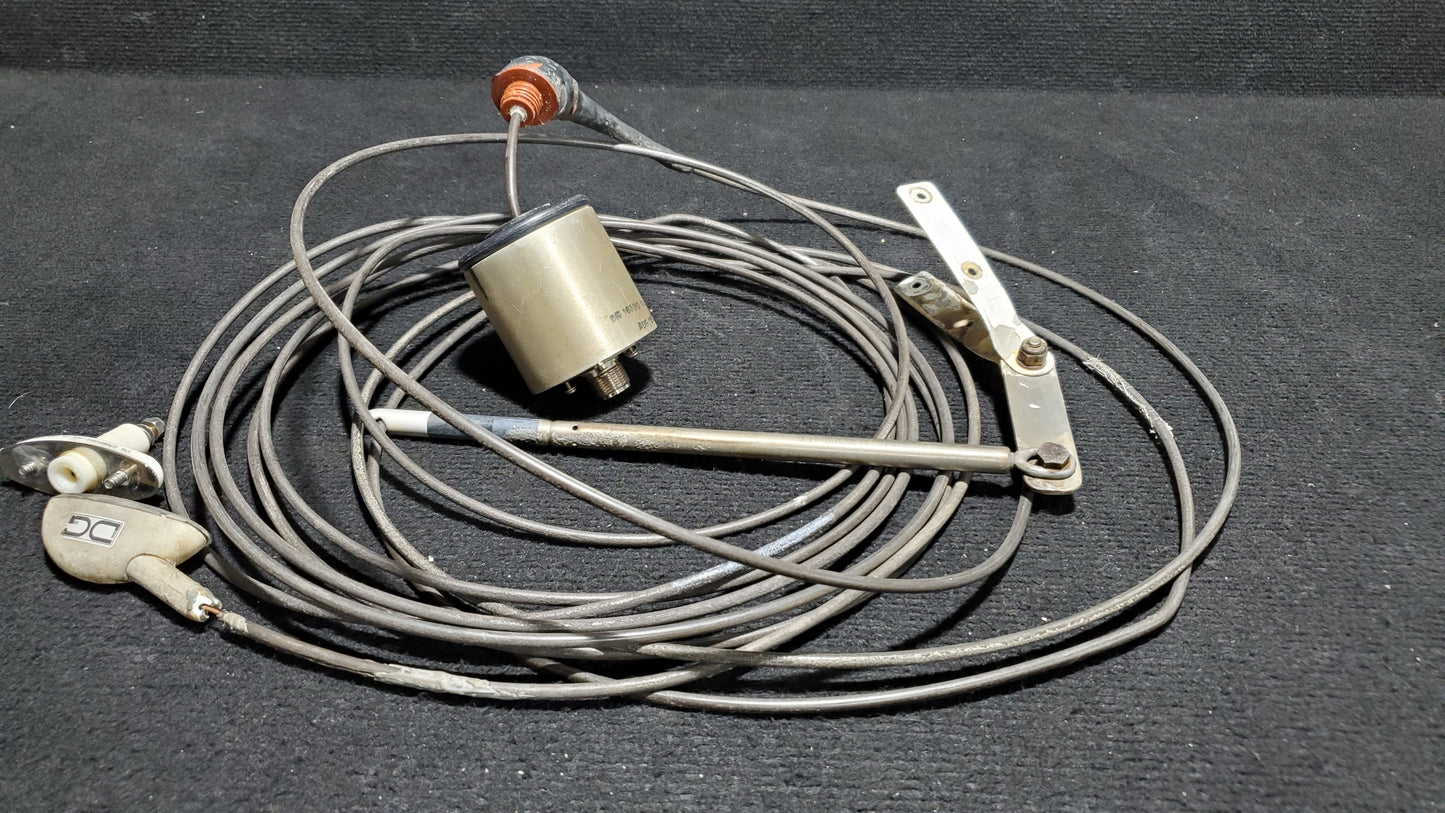 Radio Antenna Lead Thru Assy - Dayton Grainger - 5Y-ZBW
