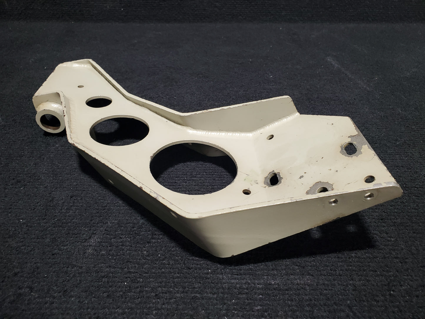 Bracket Assy 95 Amp Alternator - Cessna 208B - 5Y-ZBW