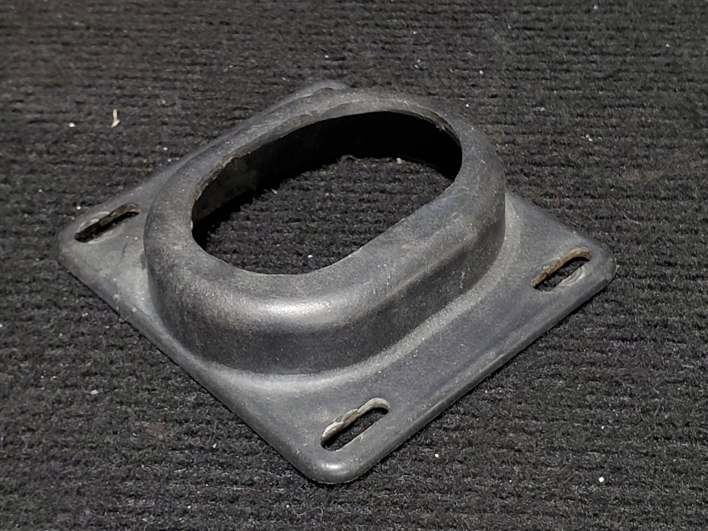 Control Column Collar RH - Cessna - 5Y-RNA