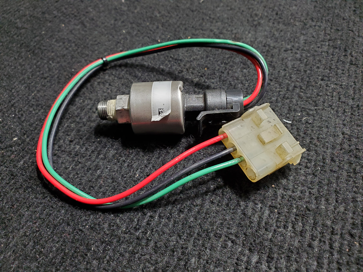 Oil Pressure Sensor - Cirrus - C-GDJL