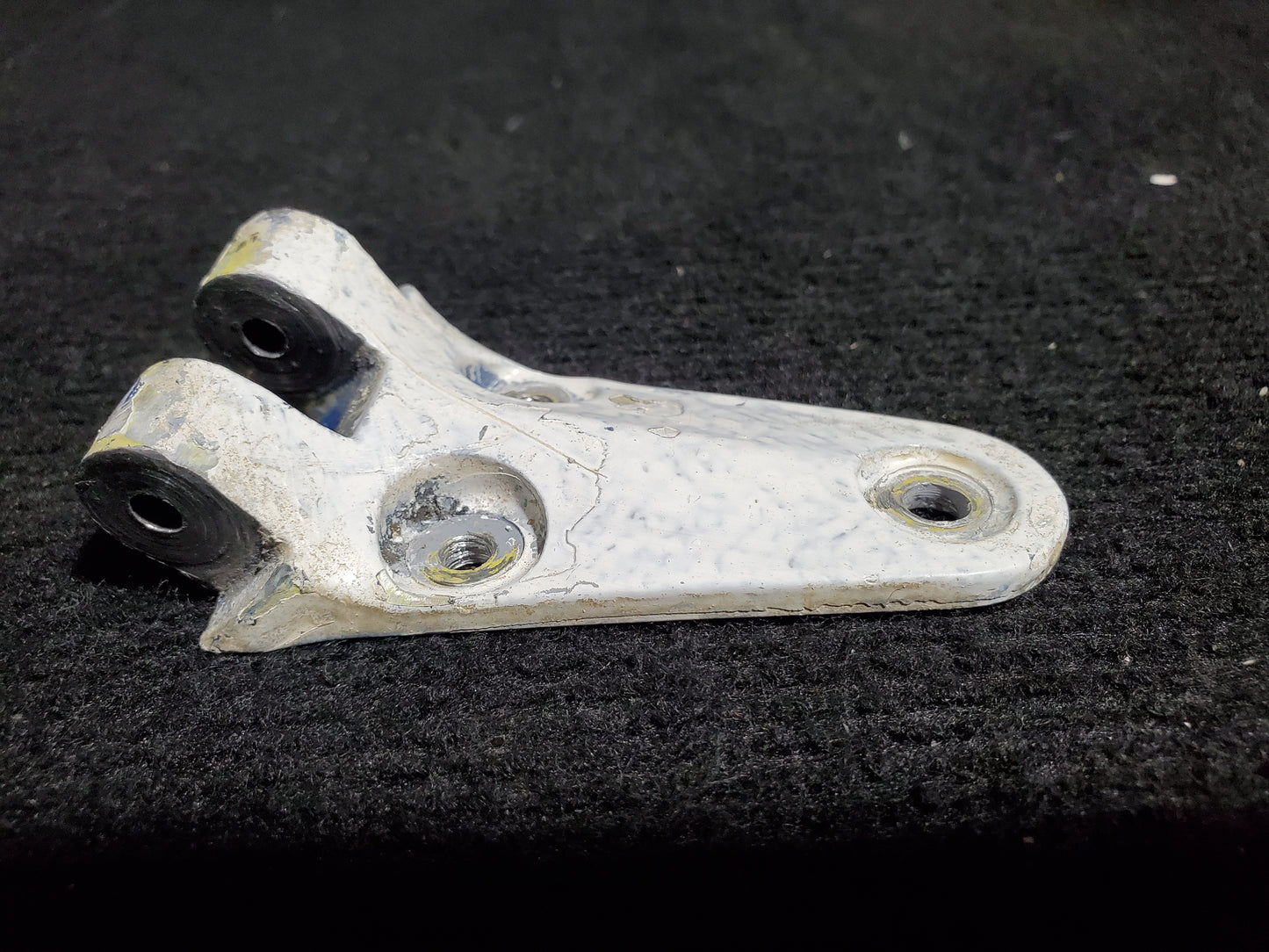 LH Hinge - Door Lower Fwd - Cessna - C-MISC