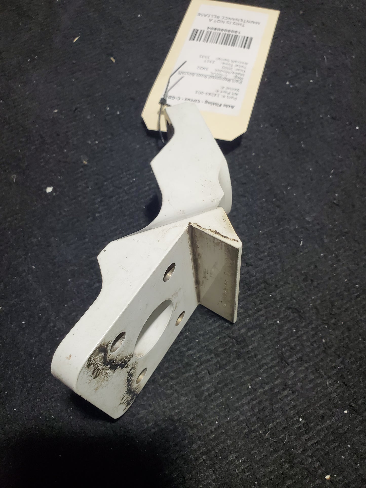 Axle Fitting - Cirrus - C-GDJL