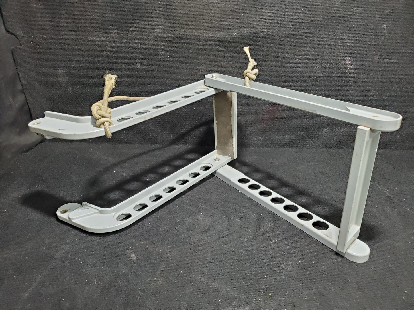 Crew Step Assembly - Cessna - 5Y-MME