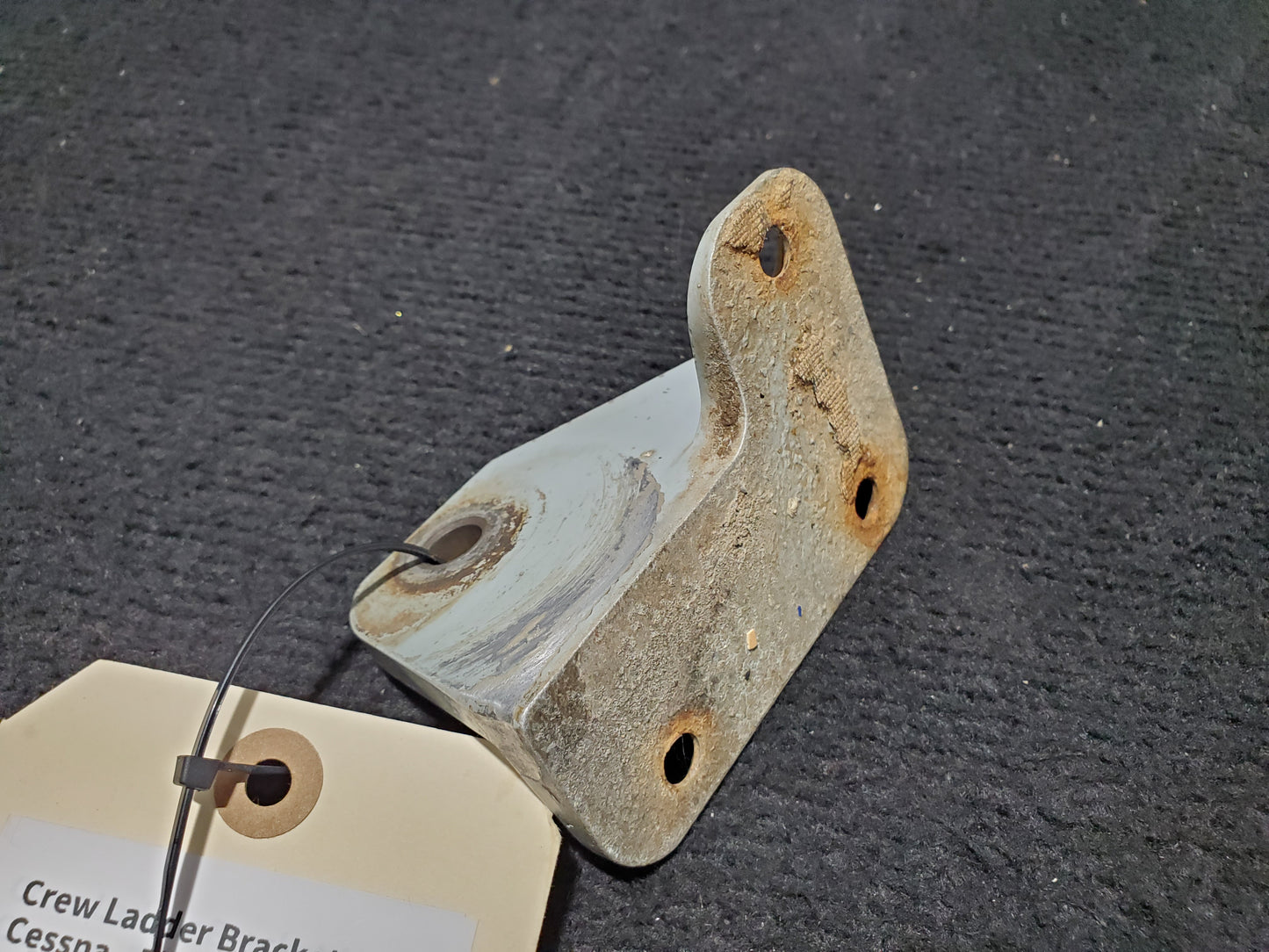 Crew Ladder Bracket - Cessna - 5H-NWA