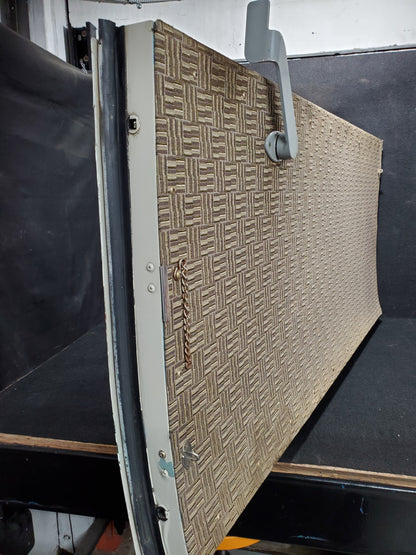 Cargo Door Assy - Lower - Cessna 208B Caravan - 5Y-MME
