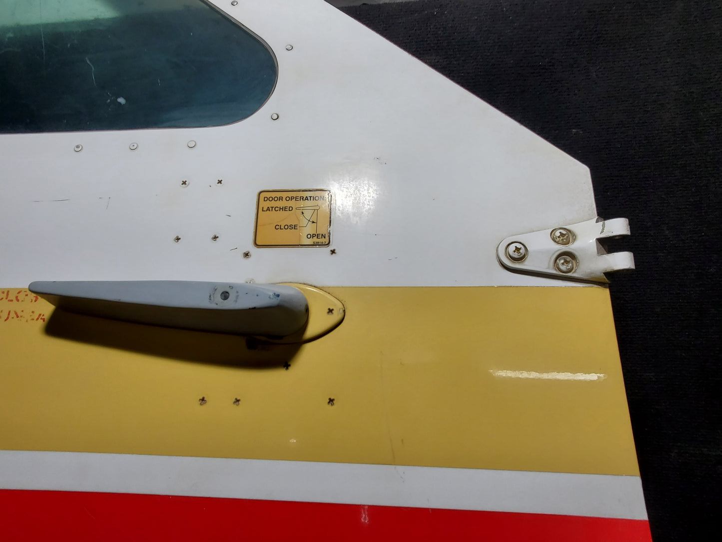 Crew Door - RH - Cessna - 5H-TAZ