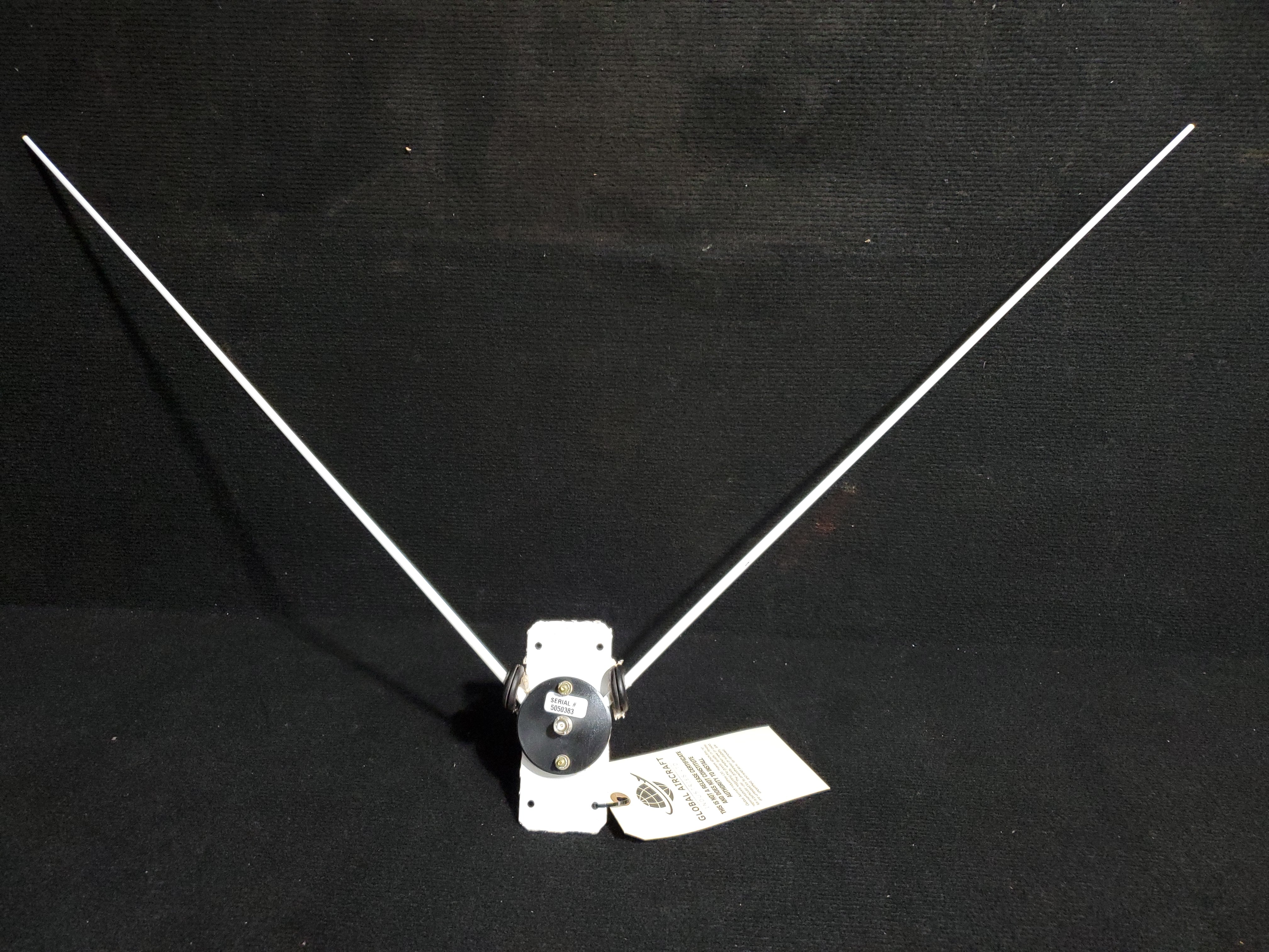 VOR/LOC Antenna - Cirrus - C-GDJL – Global Aircraft Industries