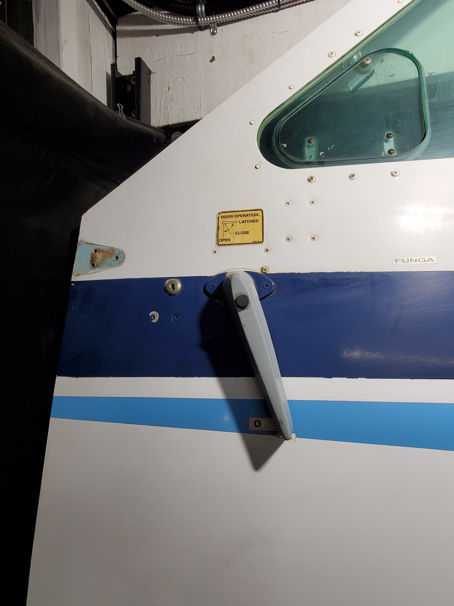 Crew Door - LH - Cessna - 5H-NWA