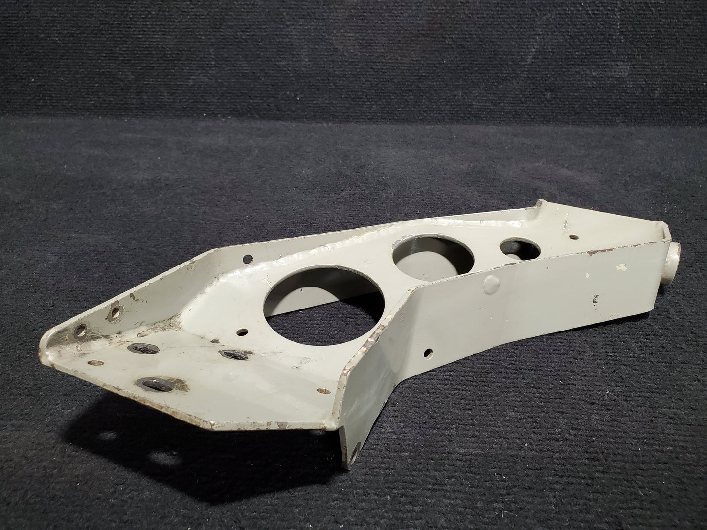 Bracket Assy 95 Amp Alternator - Cessna 208B - Unknown Origin