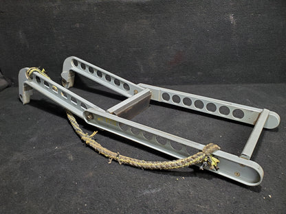 Crew Step Assembly - Cessna - 5H-NWA