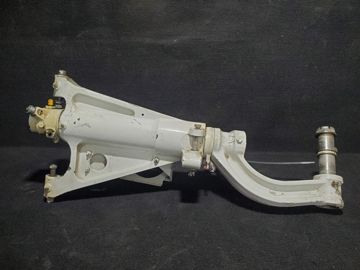 Nose Landing Gear Assembly - Beechcraft - C-GRMK