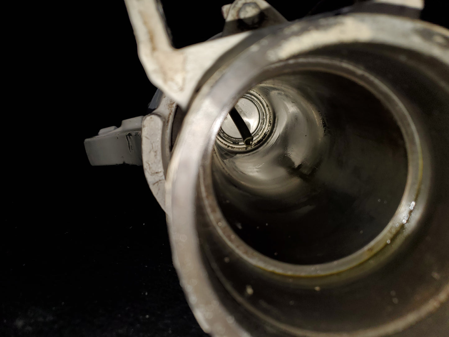 Outer Nose Gear Barrel Assy - Cessna - 5H-NWA