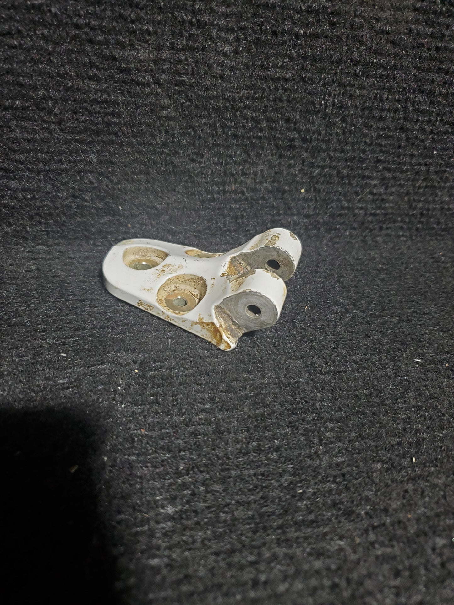 Hinge-Door LH UPR Aft - Cessna - 5Y-ZBW
