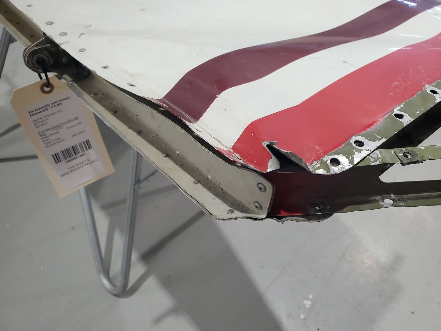 Fin Assembly with Dorsal - Cessna 185 - C-FJEZ