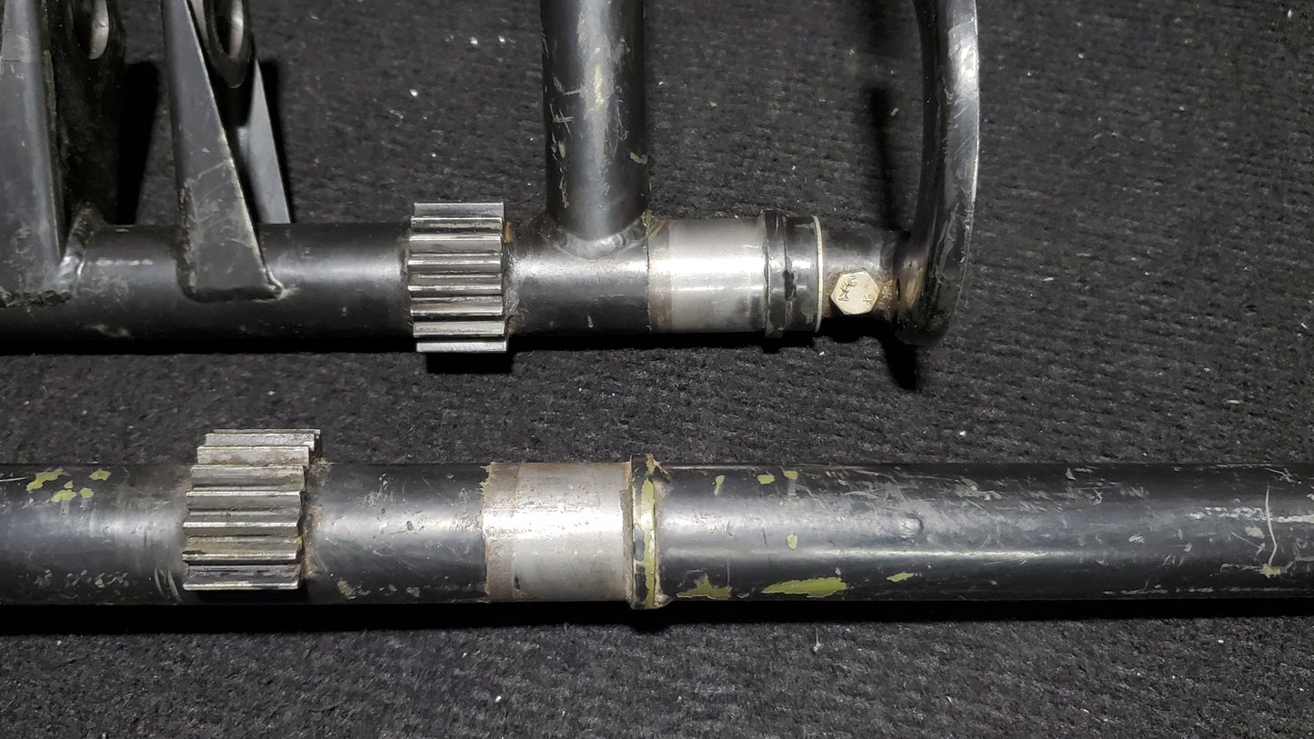 Torque Tube Assy with Rudder Pedals - Cessna - 5H-TAZ