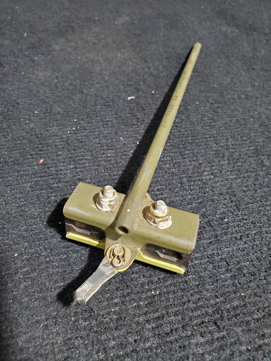 Lock & Retainer Assy - Cessna - 5Y-RNA