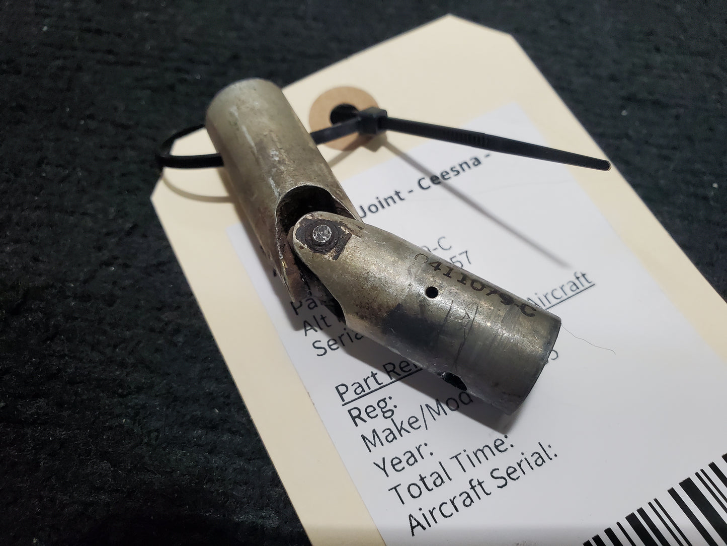 Universal Joint - Ceesna -  Apex