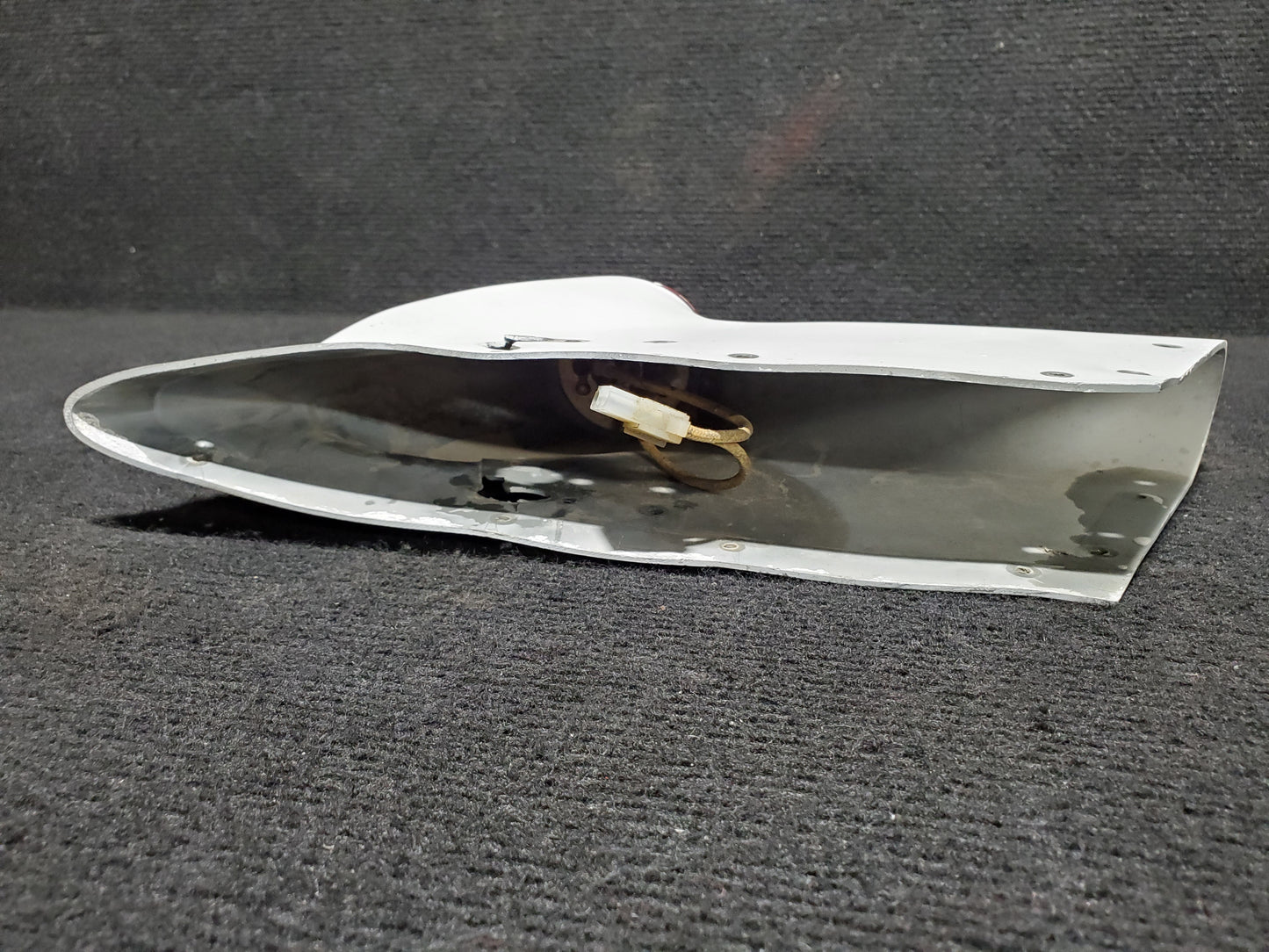 Tail Fin Assy with Flashing Becon Light - Cessna - C-FFTB