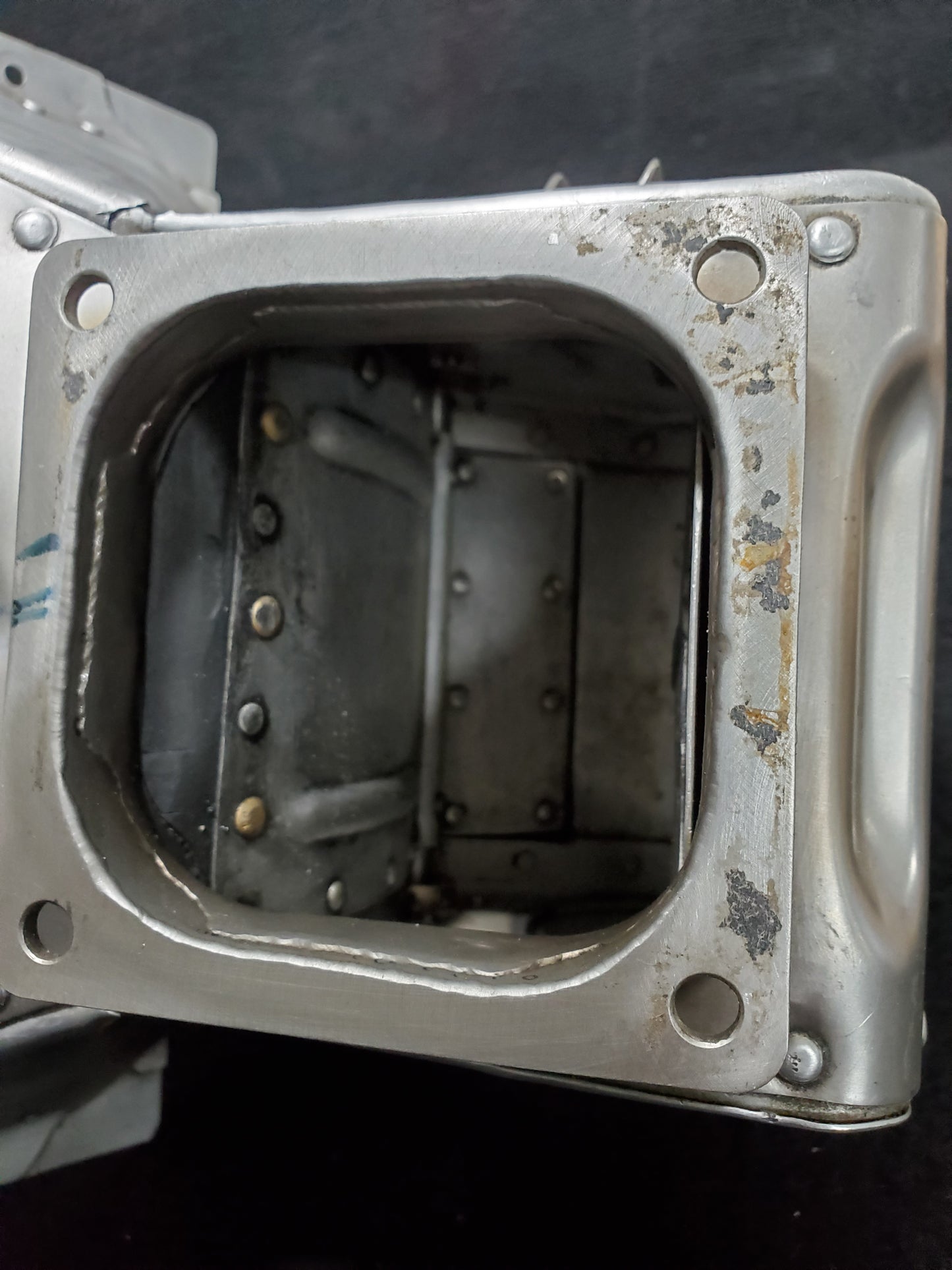 P. Ponk Airbox - 5Y-FOO