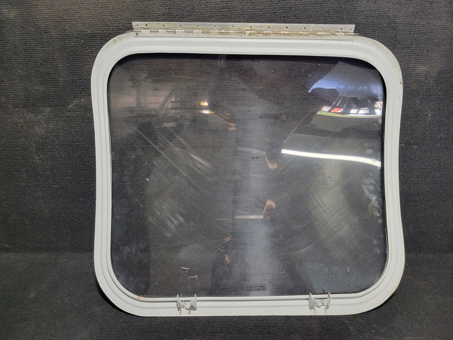 Cabin Window Assy Center RH - C-FINV