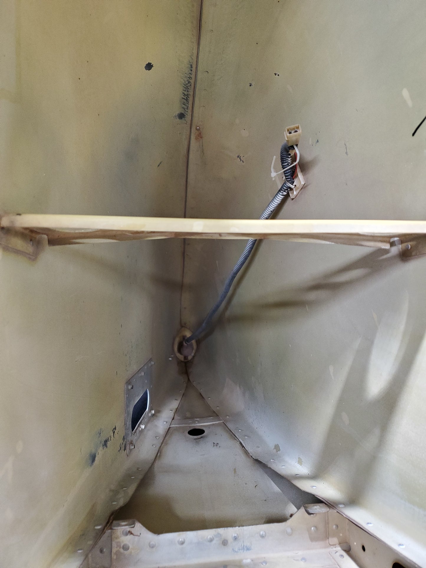 Stinger and Fairing Assy - Passenger Version - 5Y-ZBW